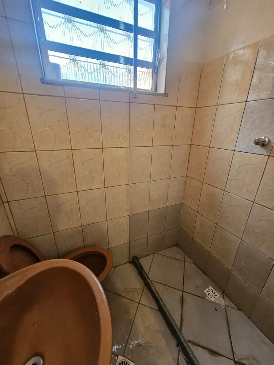 1-bedroom house with 1 bathroom no parking included — photo 8