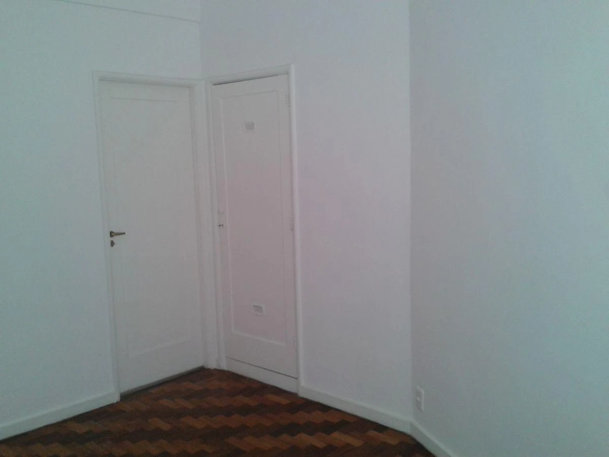 Apartamento, 58 m², com piso de madeira ou laminado