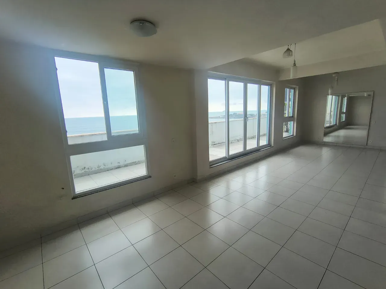 86 m² apartment with 2 bedrooms and city views — photo 21