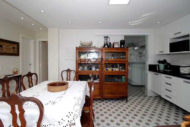 Casa sem mobília com 4 quartos e 480 m²