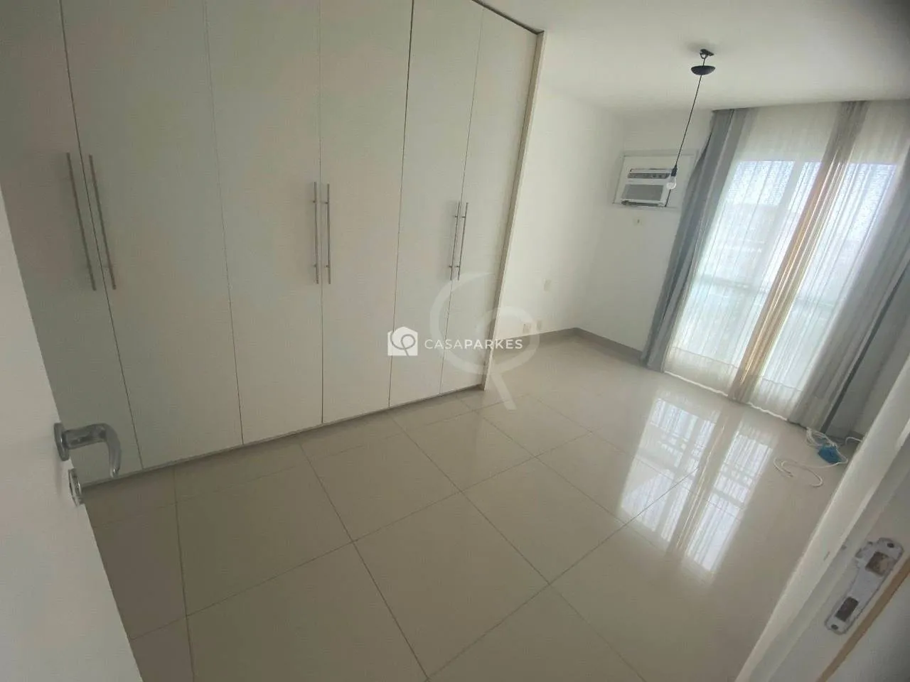 Apartment on the 9th floor with a glass-enclosed balcony — photo 9
