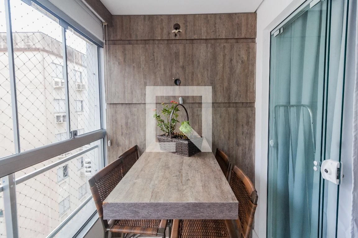 Furnished apartment, 77 m², with a glass-enclosed balcony — photo 13