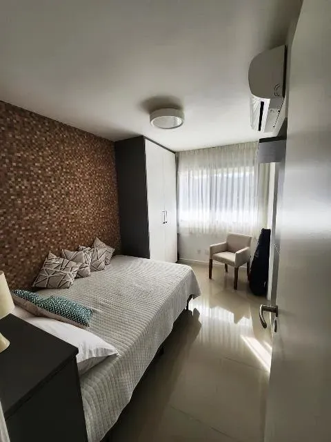Furnished apartment, 180 m², with a grill on the balcony — photo 44