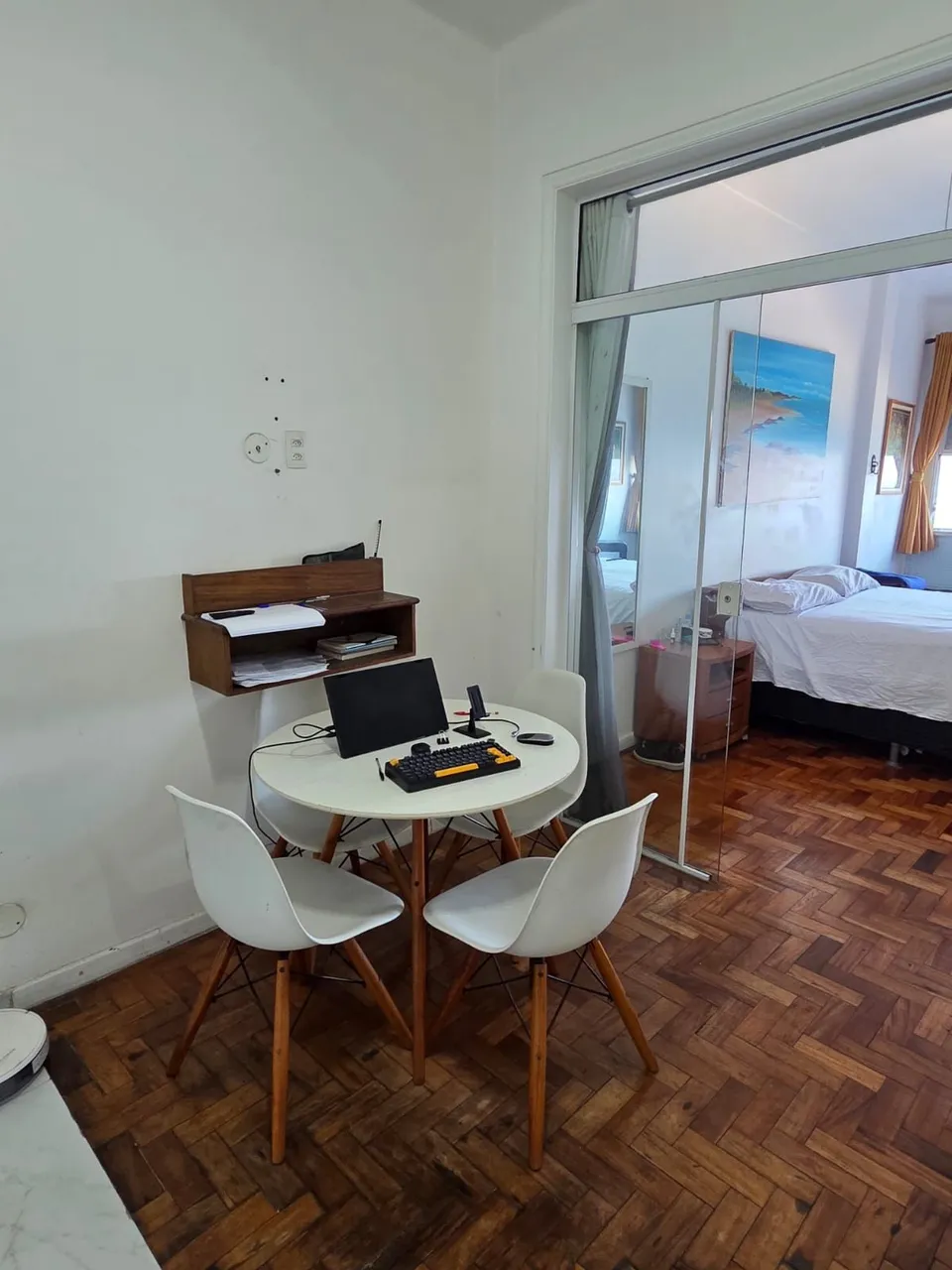 Furnished 1-bedroom apartment with open-plan kitchen — photo 20