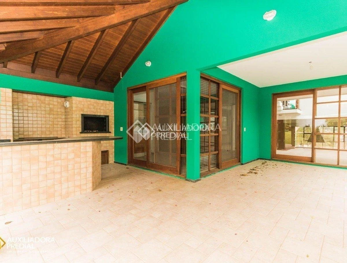 560 m² house with floor-to-ceiling windows and a home office — photo 23