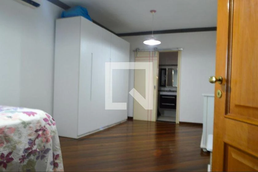 Furnished house with 4 bedrooms and 600 m² — photo 25
