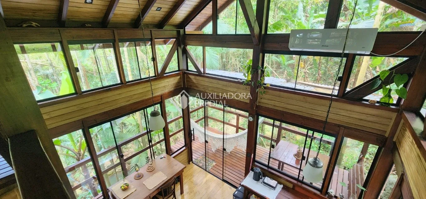 Furnished house with a balcony, 6 bedrooms and 3 baths — photo 32
