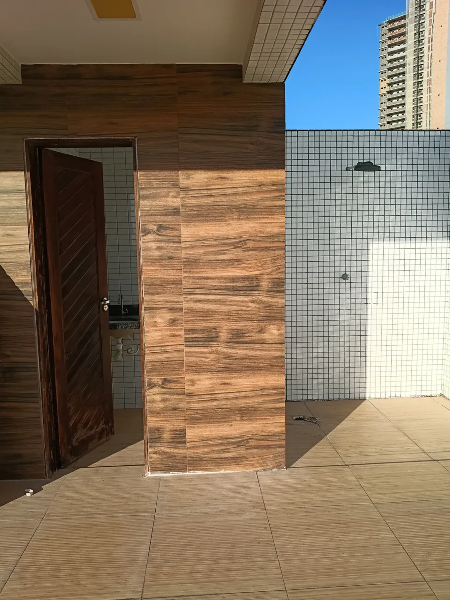 2-bedroom apartment with en-suite and 60 m² modern — photo 15