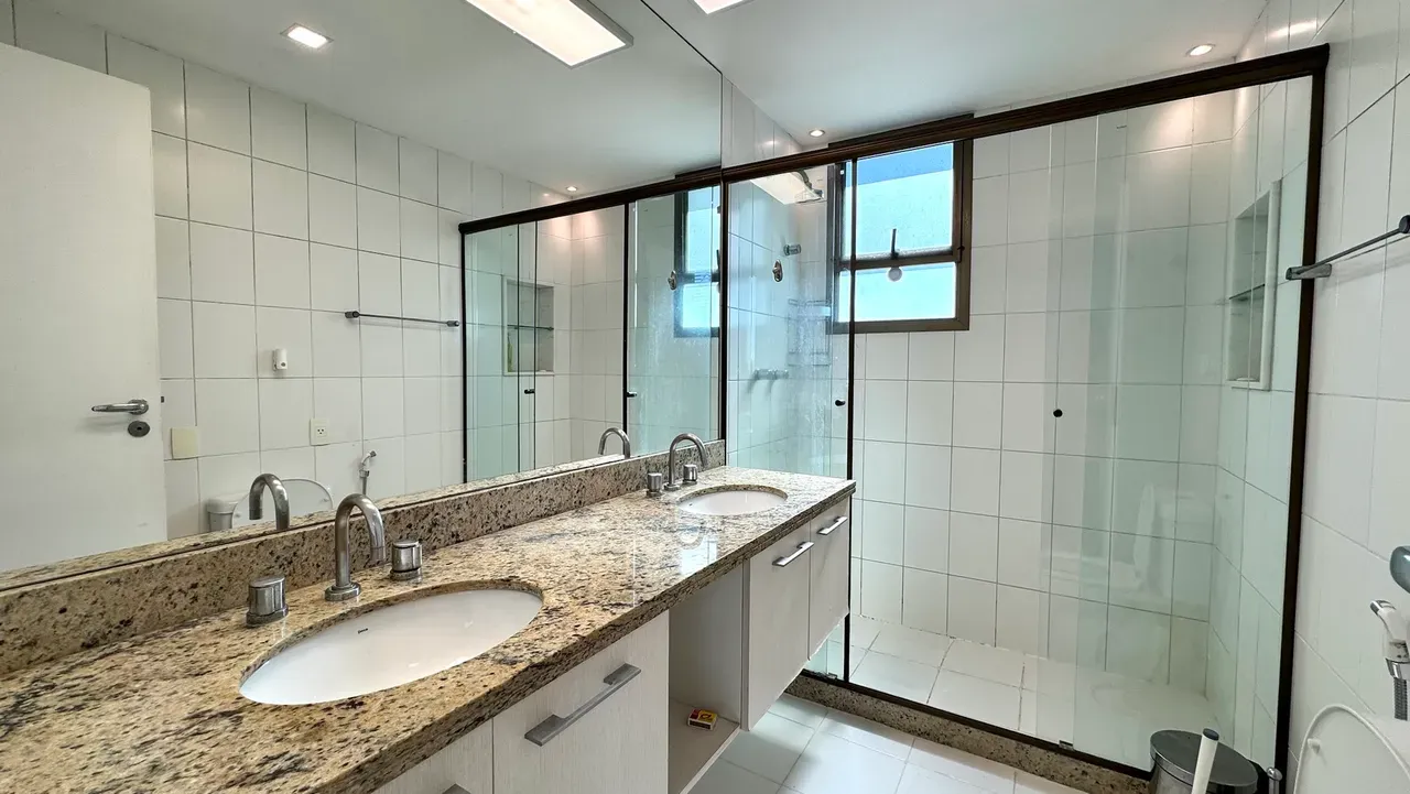 Apartment on the 3rd floor with floor-to-ceiling windows — photo 12