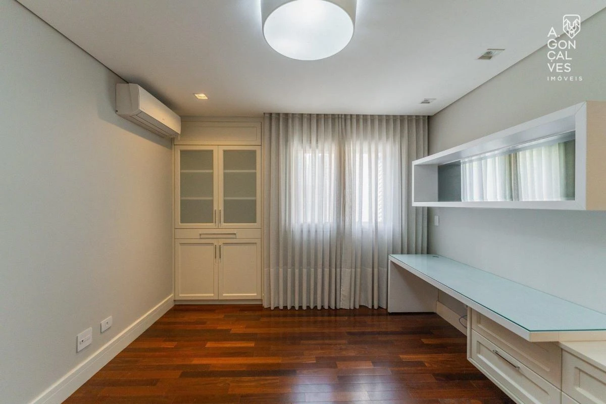 Робоче місце та 5 спалень: квартира 442 м² — photo 29