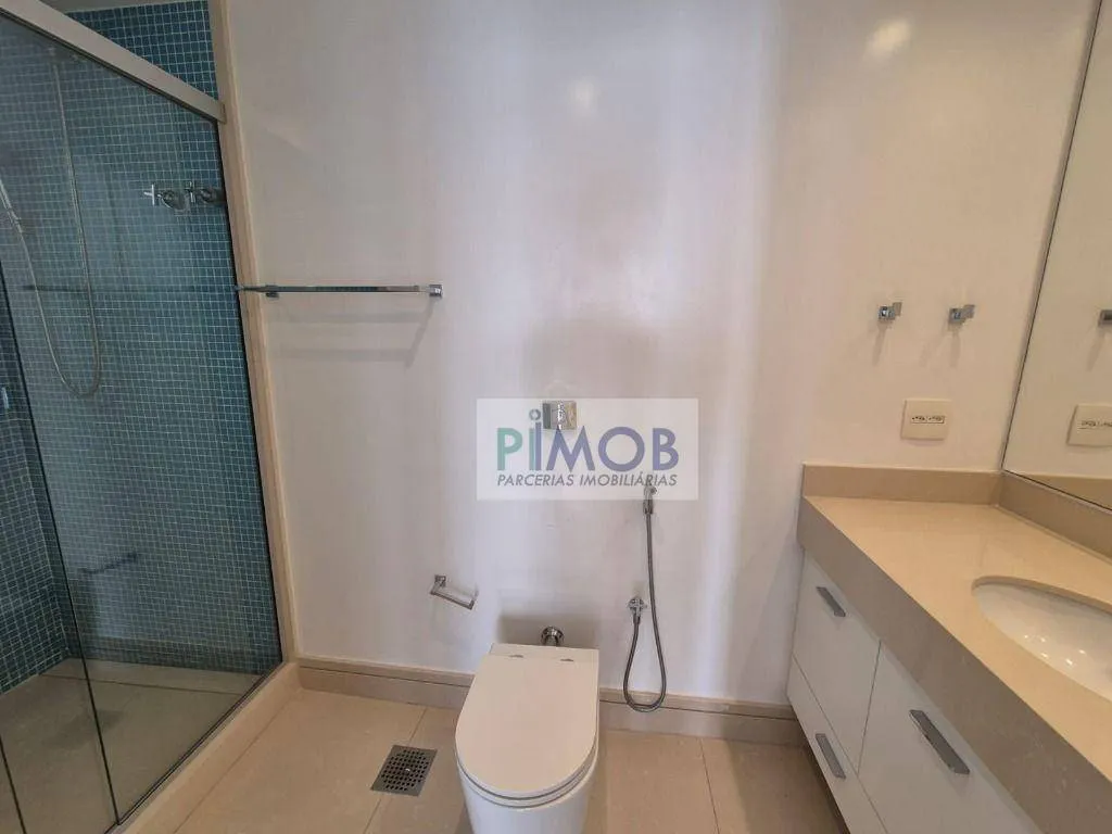 Furnished duplex penthouse with 3 bedrooms and 256 m² — photo 53