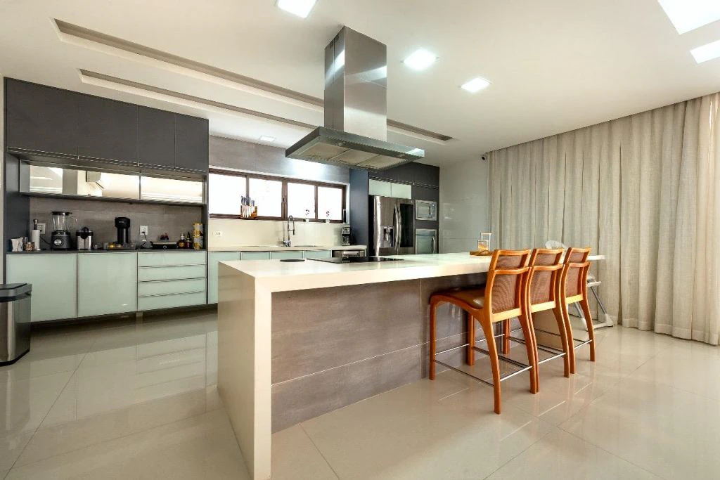 Casa mobiliada com 5 suítes e 465 m², 2 vagas — photo 2