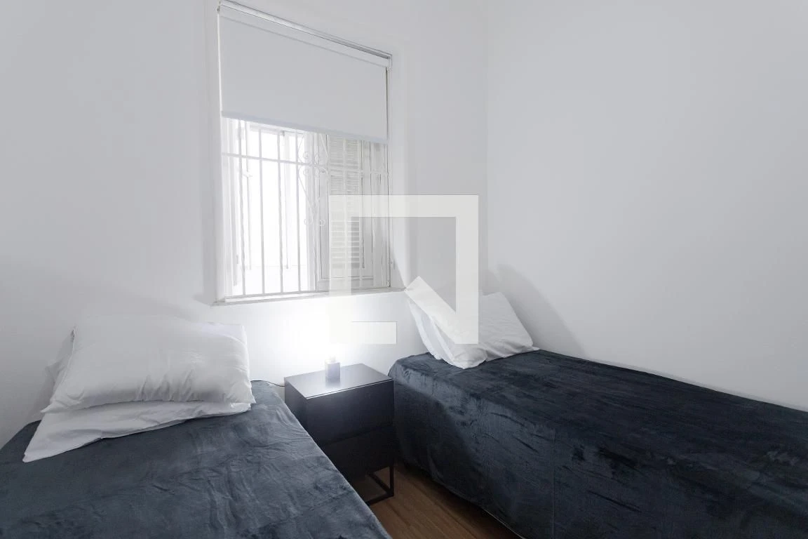 3-bedroom house with wood or laminate floors — photo 21