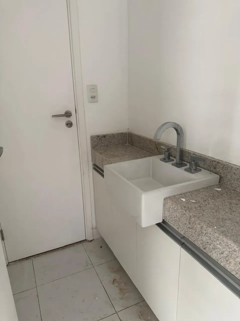 3-bedroom rental apartment with a balcony — photo 12