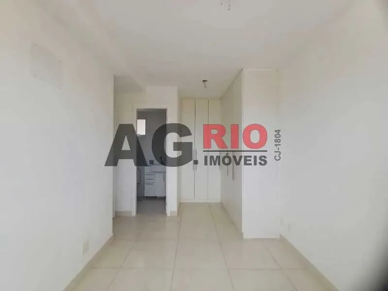 3-bedroom rental apartment with balcony and views — photo 19