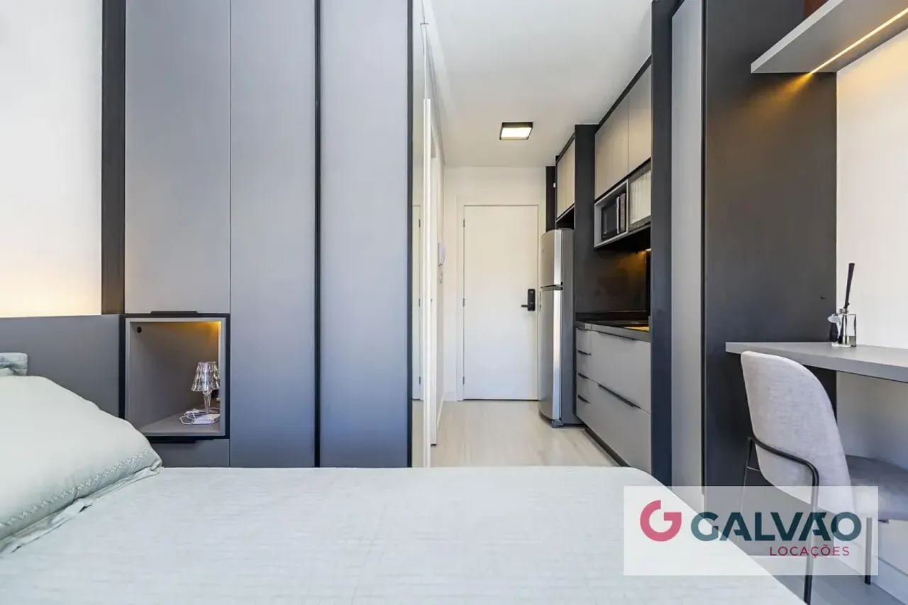 Furnished 1-bedroom apartment with open-plan gas kitchen — photo 6