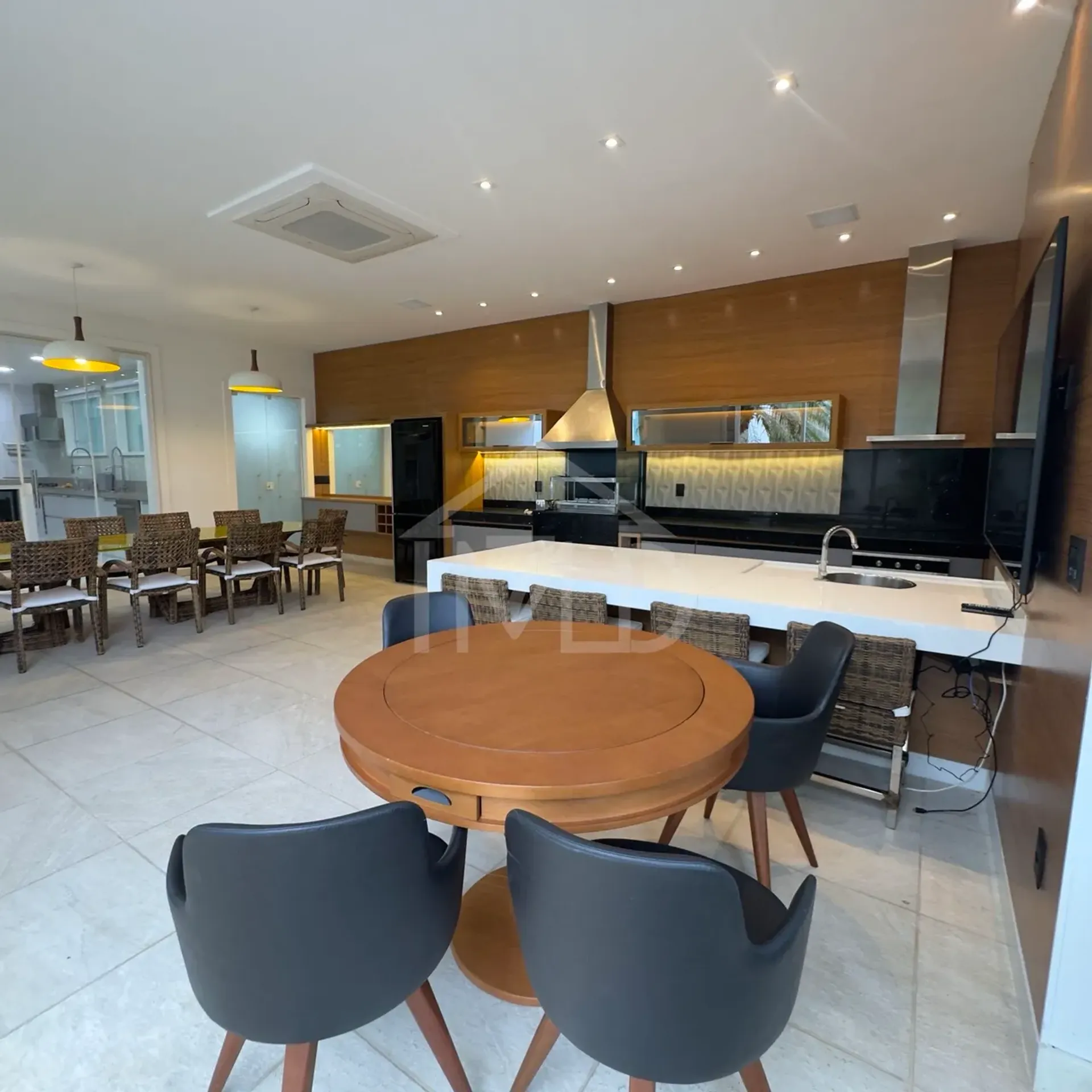 Furnished house with 5 en-suite bedrooms and pool — photo 35