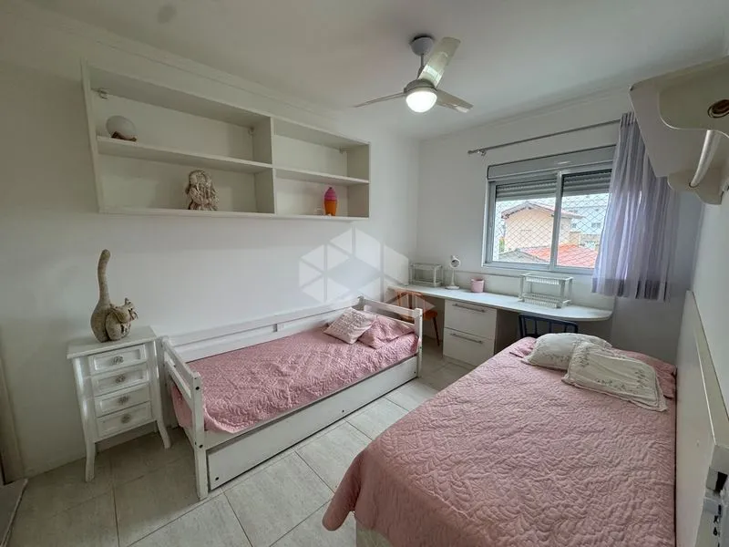 Furnished apartment, 150 m², with a glass-enclosed balcony — photo 6