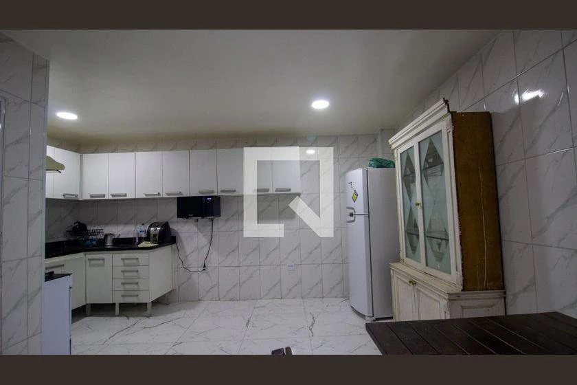 Furnished rental house with 250 m² and 2 bedrooms — photo 3