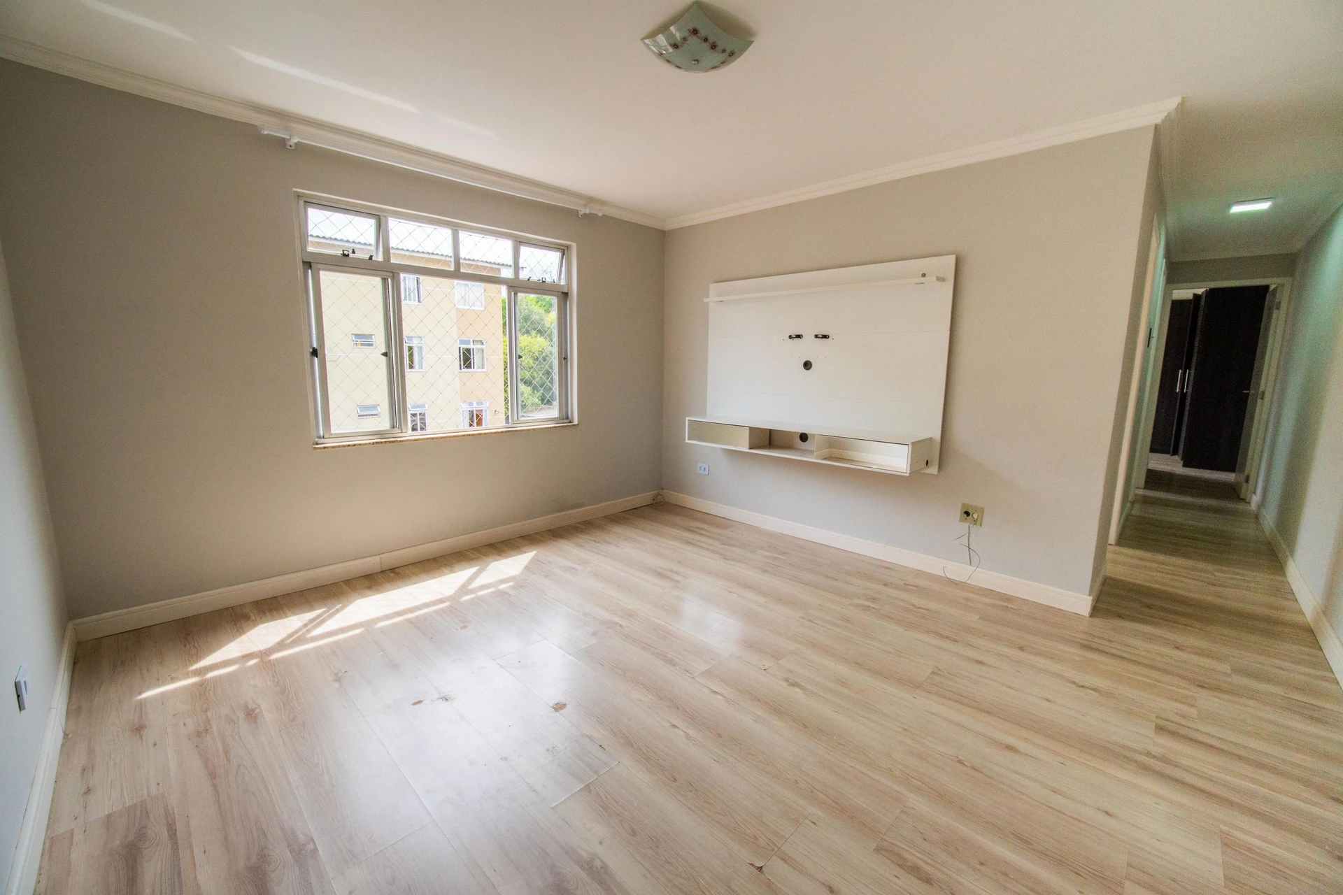 2-bedroom apartment with a washing machine in Curitiba