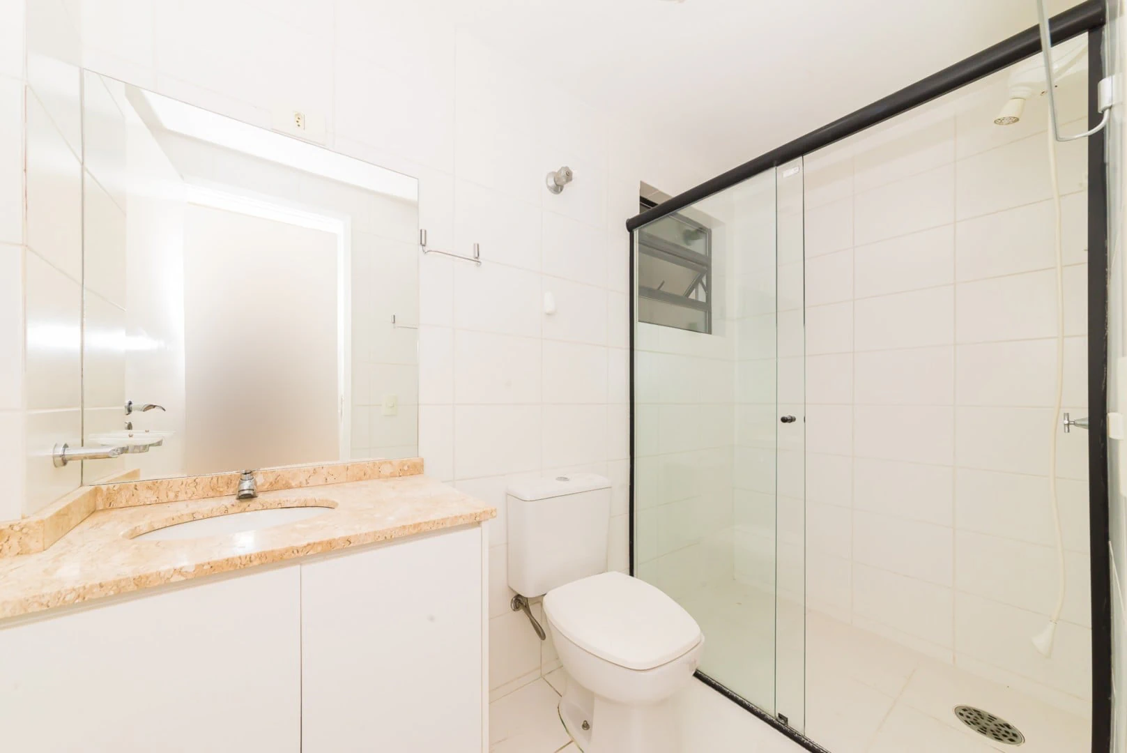 Apartamento com piso de madeira ou laminado, Cabral — photo 13