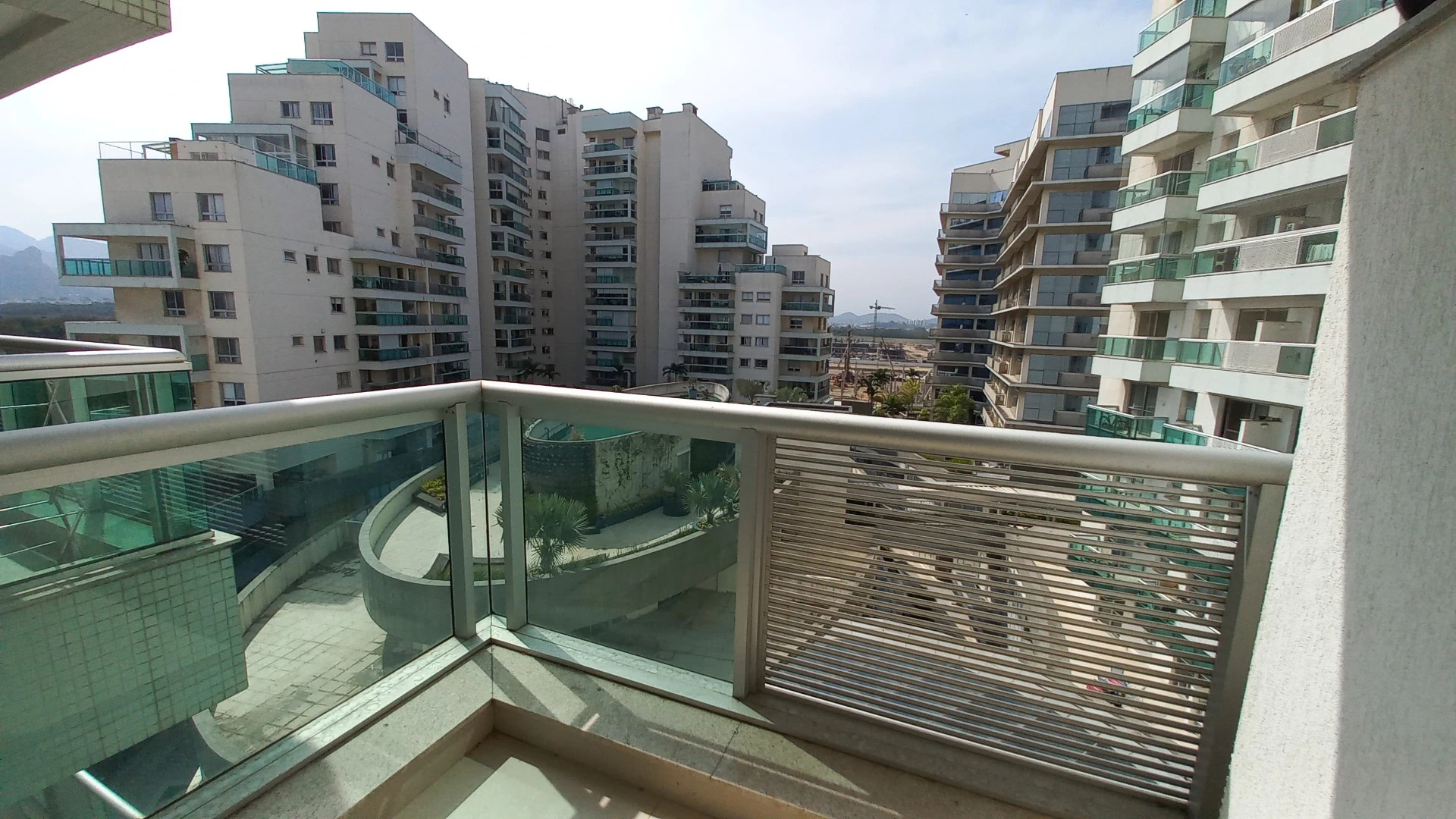 1-bedroom apartment with suite, balcony and 2 baths — photo 18