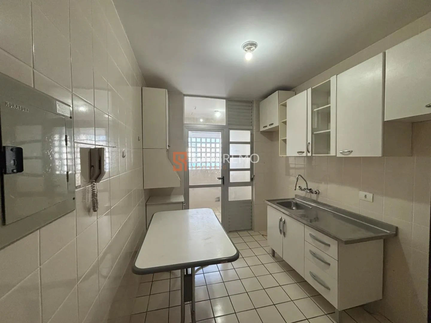 Apartment, 84 m², with wood or laminate floors — photo 5