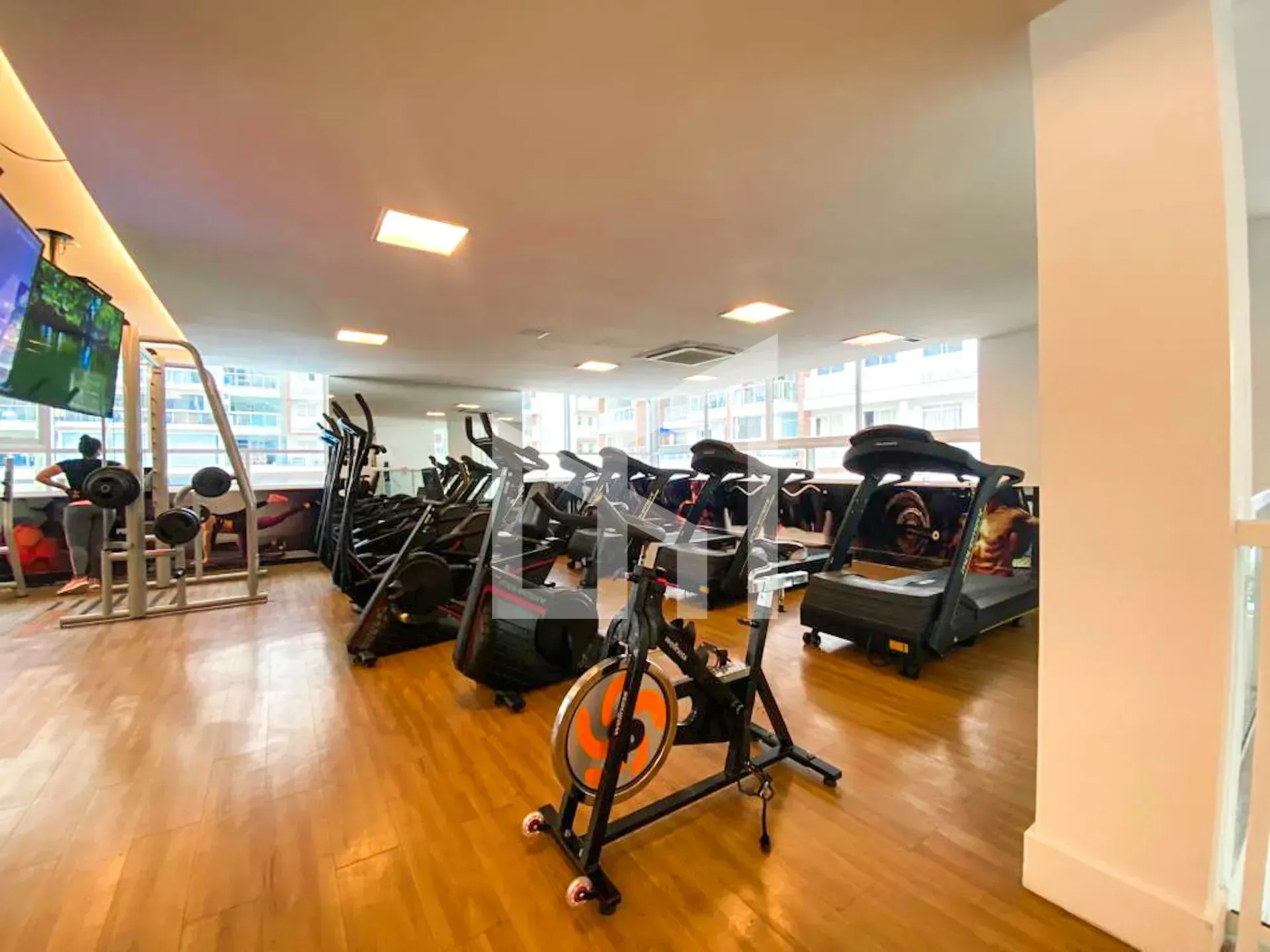Mountain view in a 2-bedroom apartment, 69 m² — photo 23