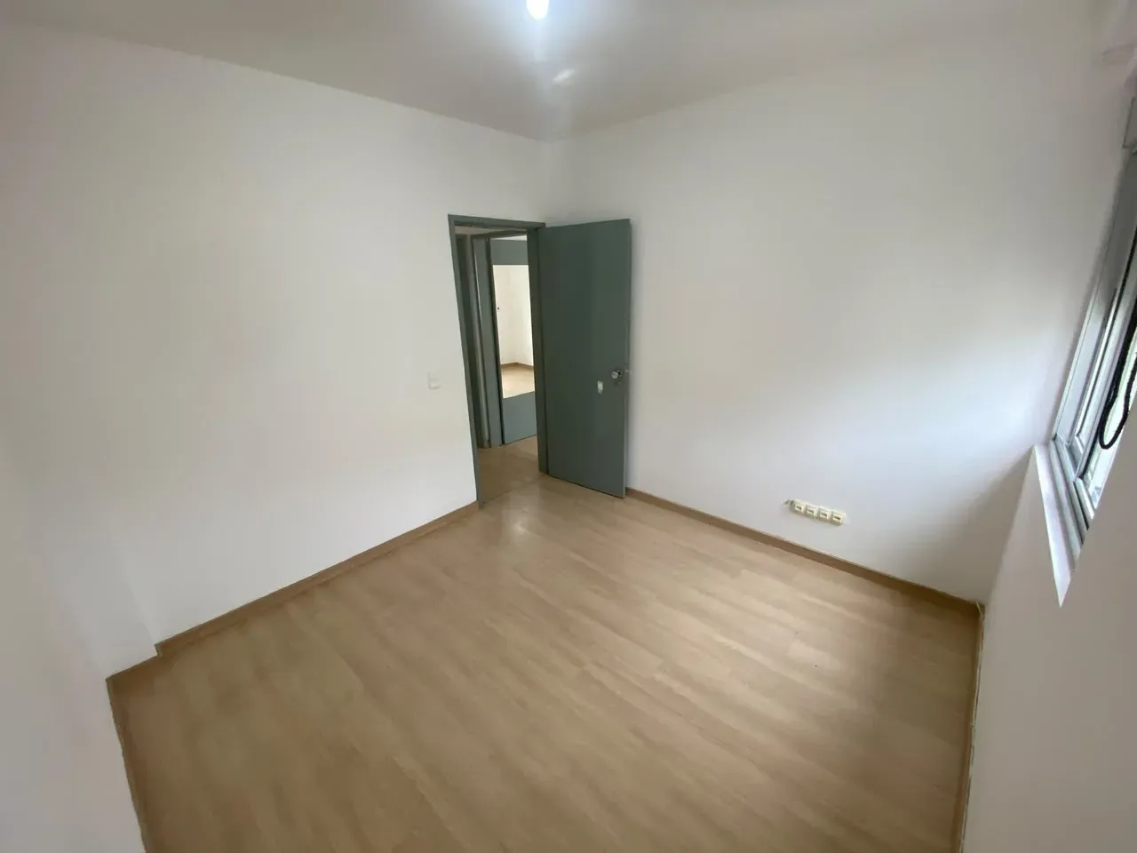 Apartment on the 7th floor with a glass-enclosed balcony — photo 6