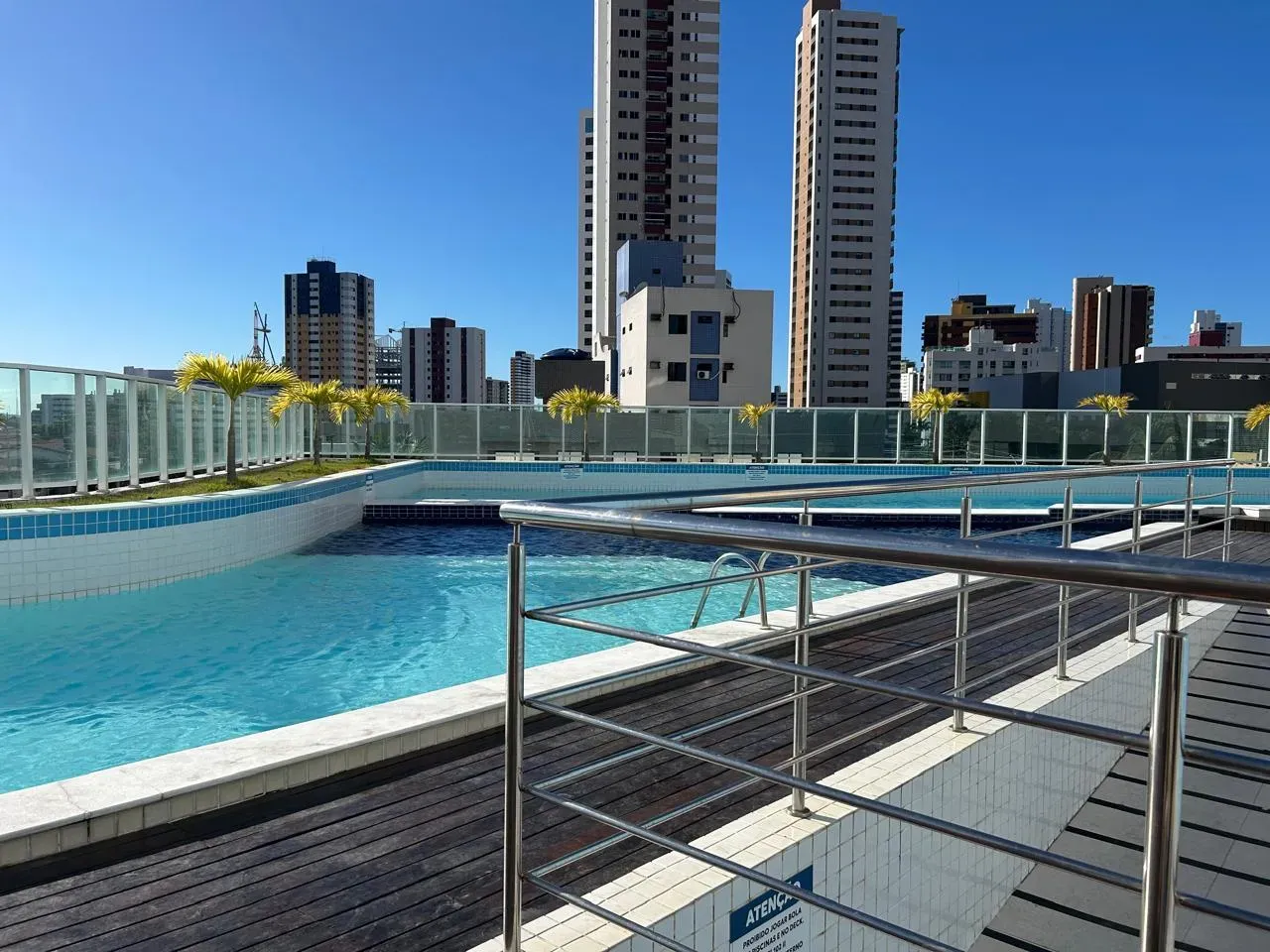 Furnished 3-bedroom apartment with a private BBQ — photo 2