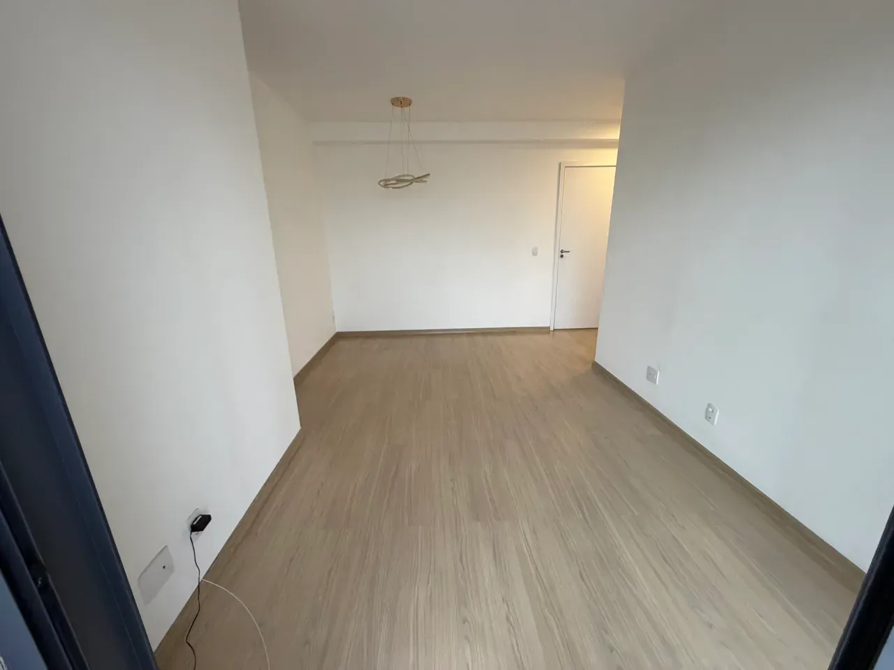 Wood or laminate floors in a 3-bedroom apartment, 69 m² — photo 18