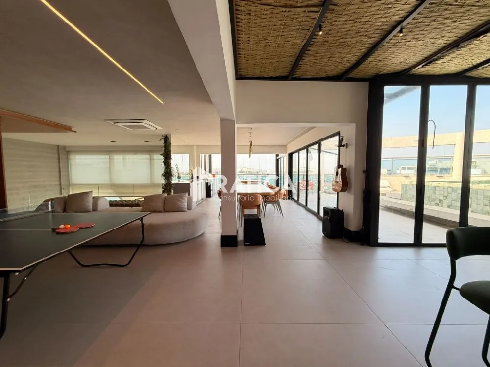 4-bedroom apartment with 5 bathrooms — photo 34