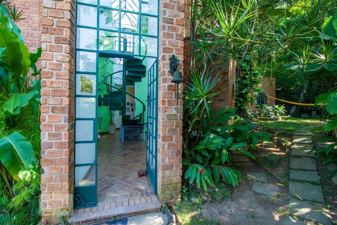Casa de 600 m² com 4 quartos, 2 suítes e 5 banheiros — photo 10