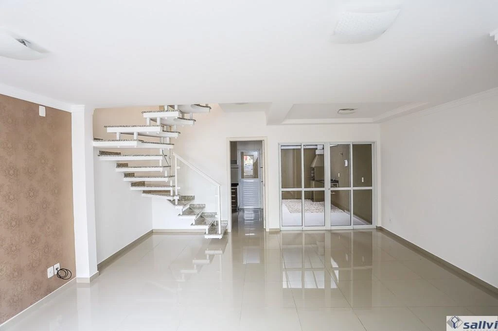 102 m² house with a bathtub and a grill on the balcony — photo 10