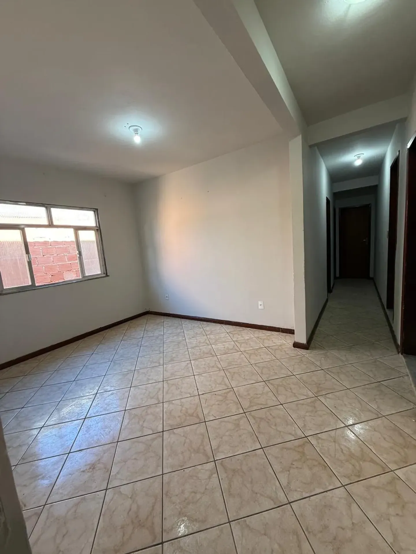70 m² unfurnished unit with 3 bedrooms and no parking