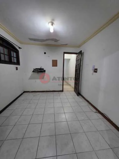 Unfurnished house with 3 bedrooms and 1 bathroom — photo 17