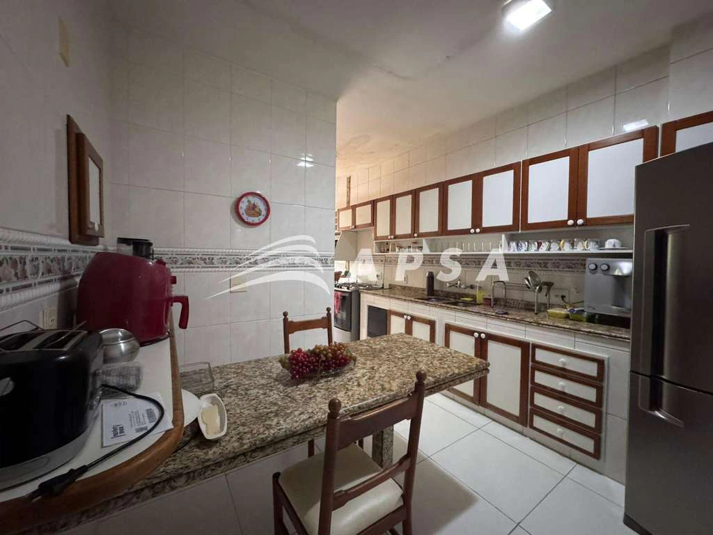 Furnished 208 m² apartment with 3 bedrooms and 2 parking spots — photo 2