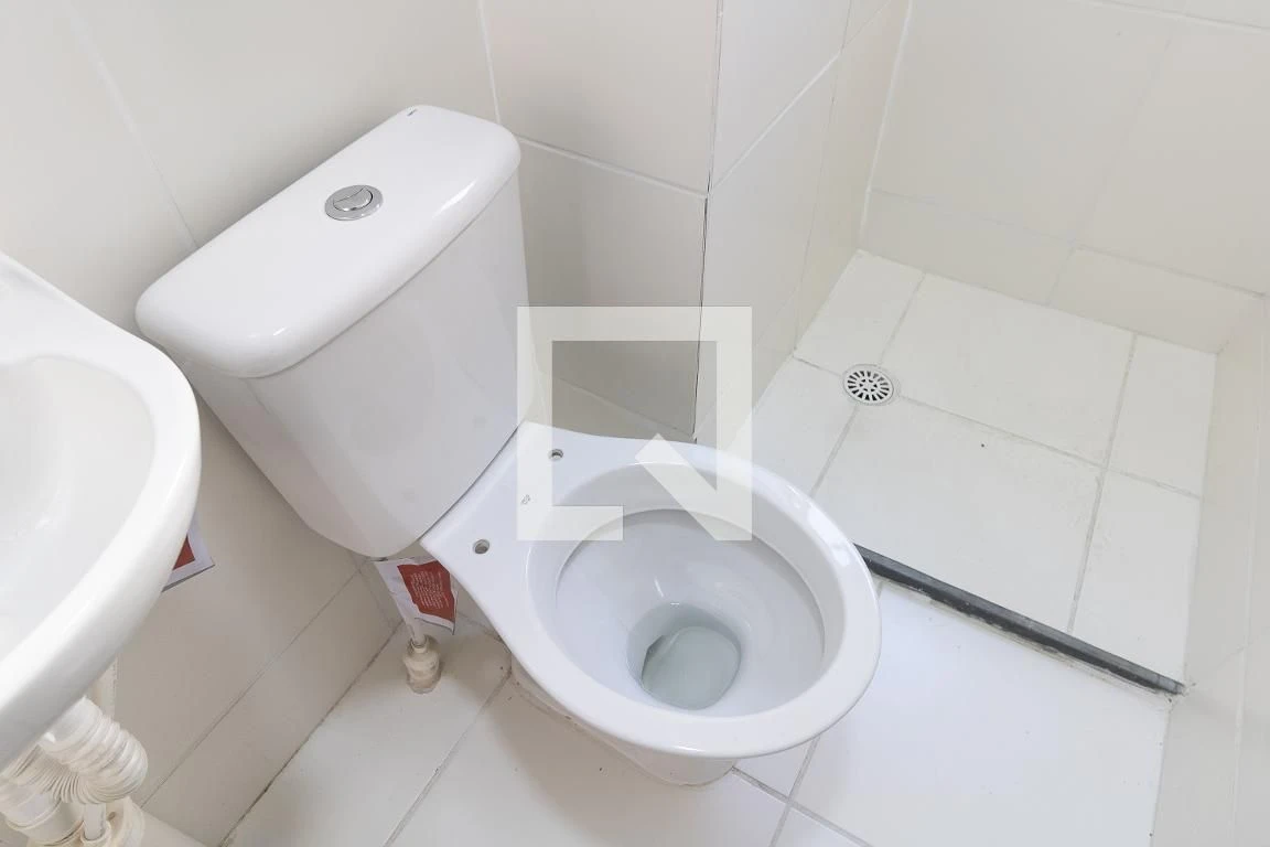 2-bedroom apartment with 1 bathroom and no parking — photo 9