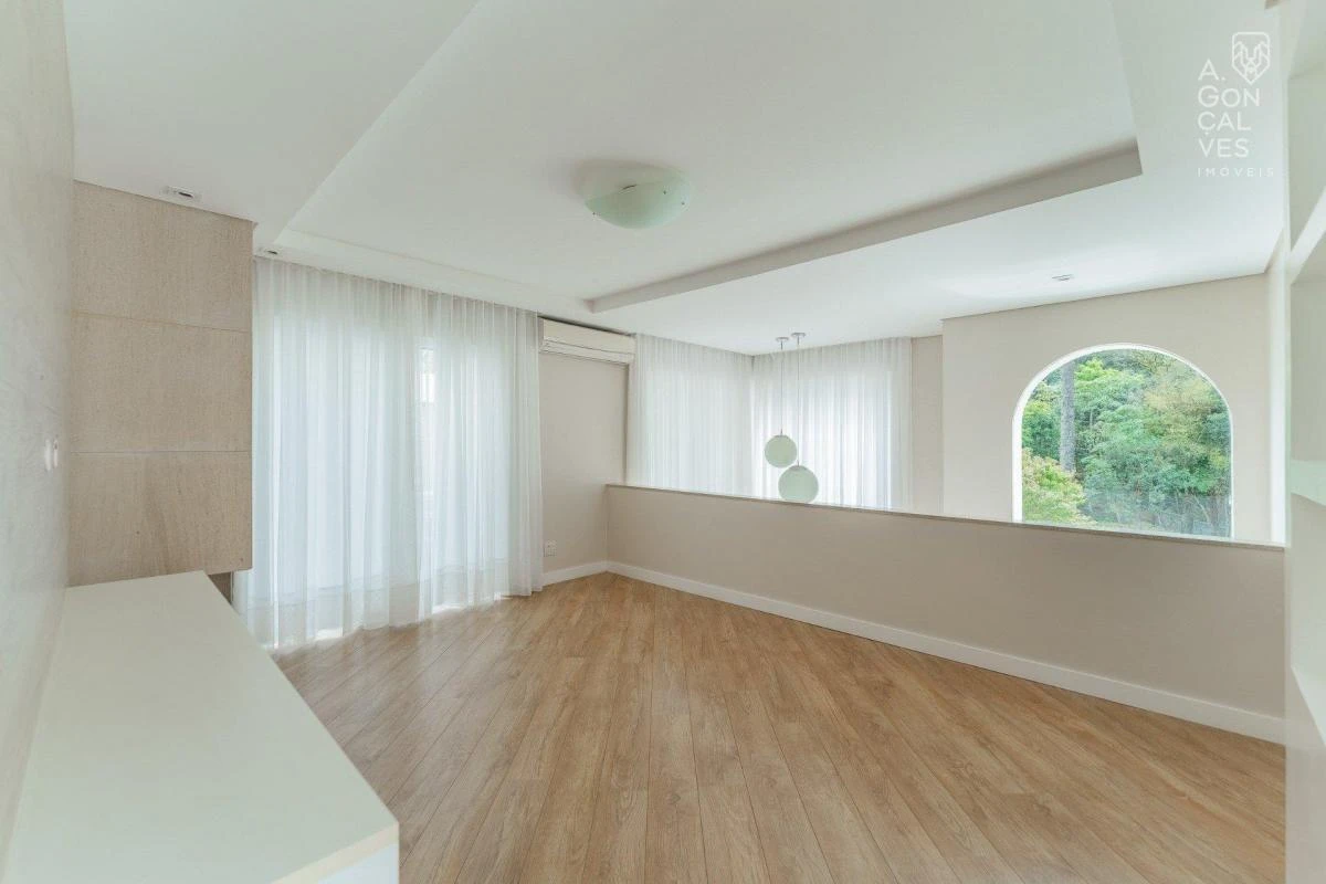 4-bedroom house with floor-to-ceiling windows in Curitiba — photo 25