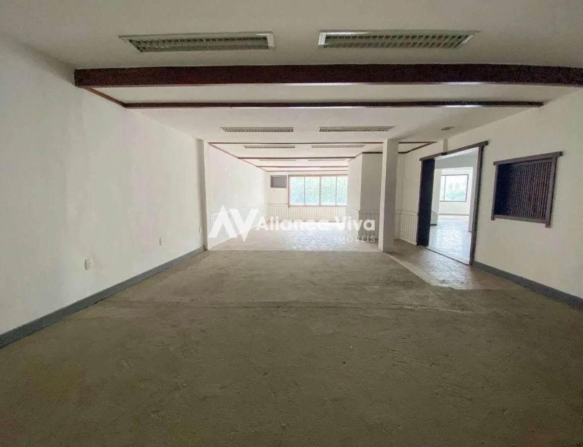 Casa, 824 m², com janelas do piso ao teto — photo 12