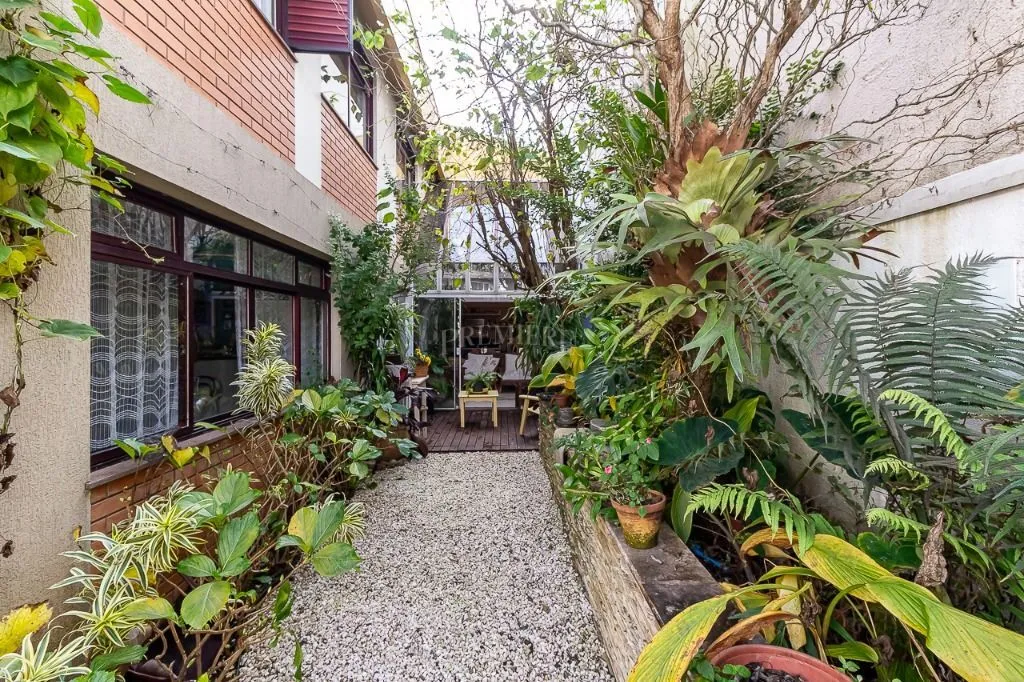 House with 4 bedrooms and a private garden, 4 parking — photo 18