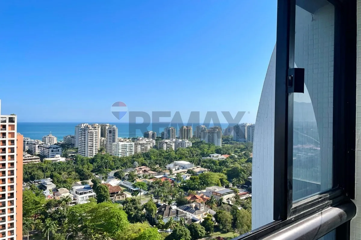Duplex penthouse with 3 en-suite bedrooms and 200 m² — photo 50