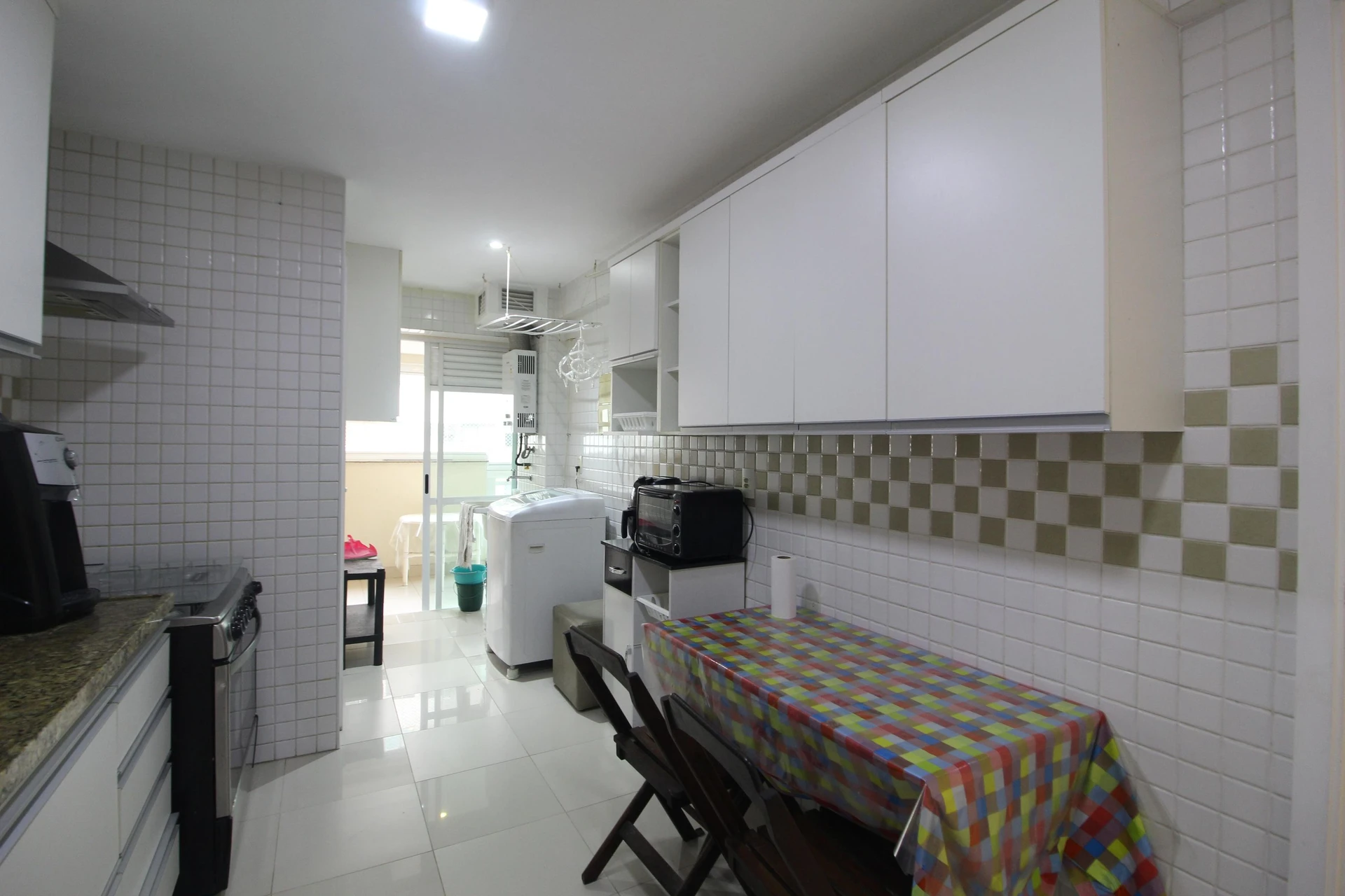 Furnished 3-bedroom apartment with 2 bathrooms — photo 2