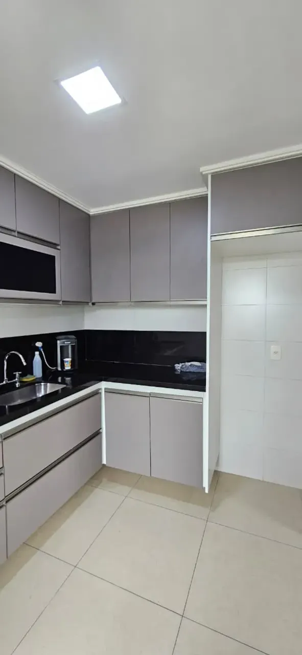 Apartamento con 4 dormitorios y balcón bien cuidado — photo 5