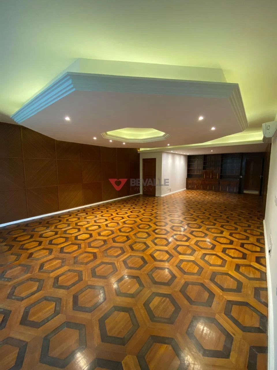 Квартира в оренду з 4 спальнями та 210 м² — photo 10