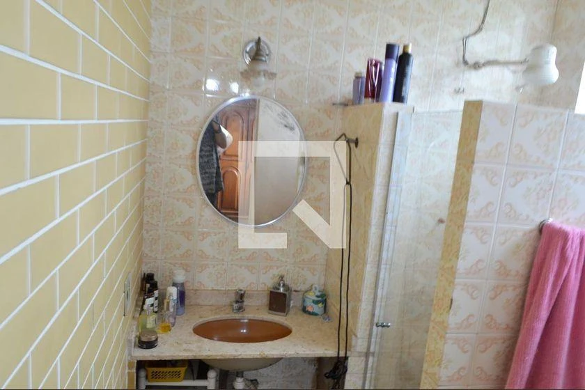 House with 5 bedrooms, balcony and 650 m² — photo 16