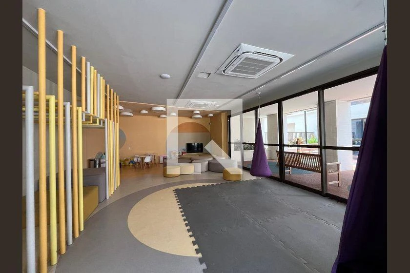 Balcony with a grill in a 3-bedroom apartment, 89 m² — photo 46