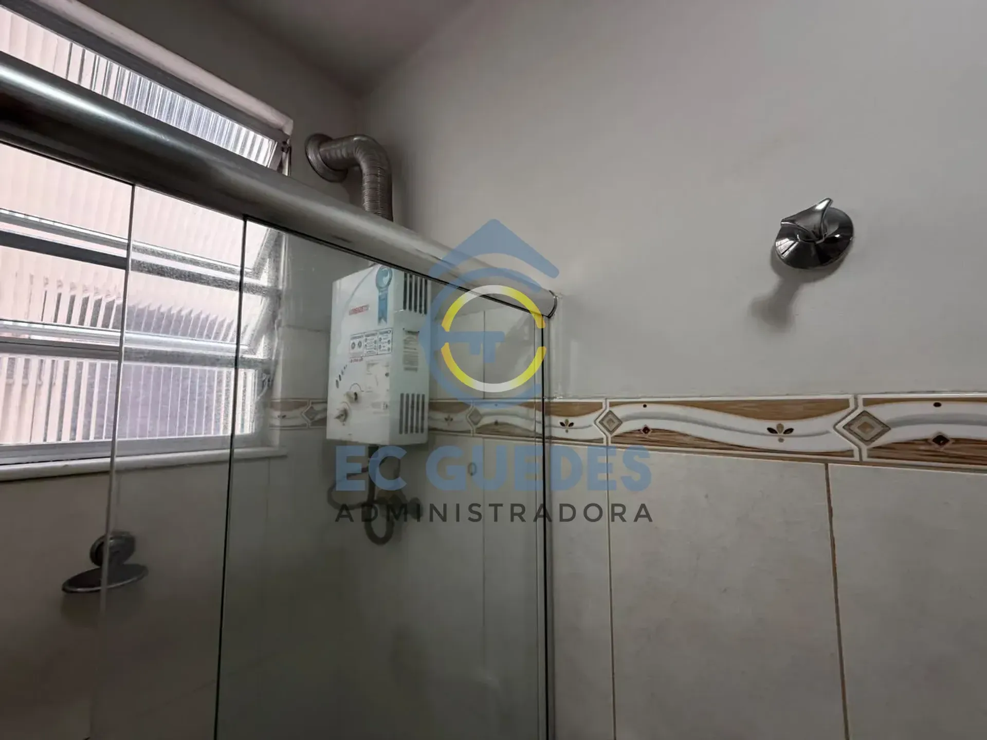 Деревянный пол или ламинат и 2 спальни: квартира 73 м² — photo 14
