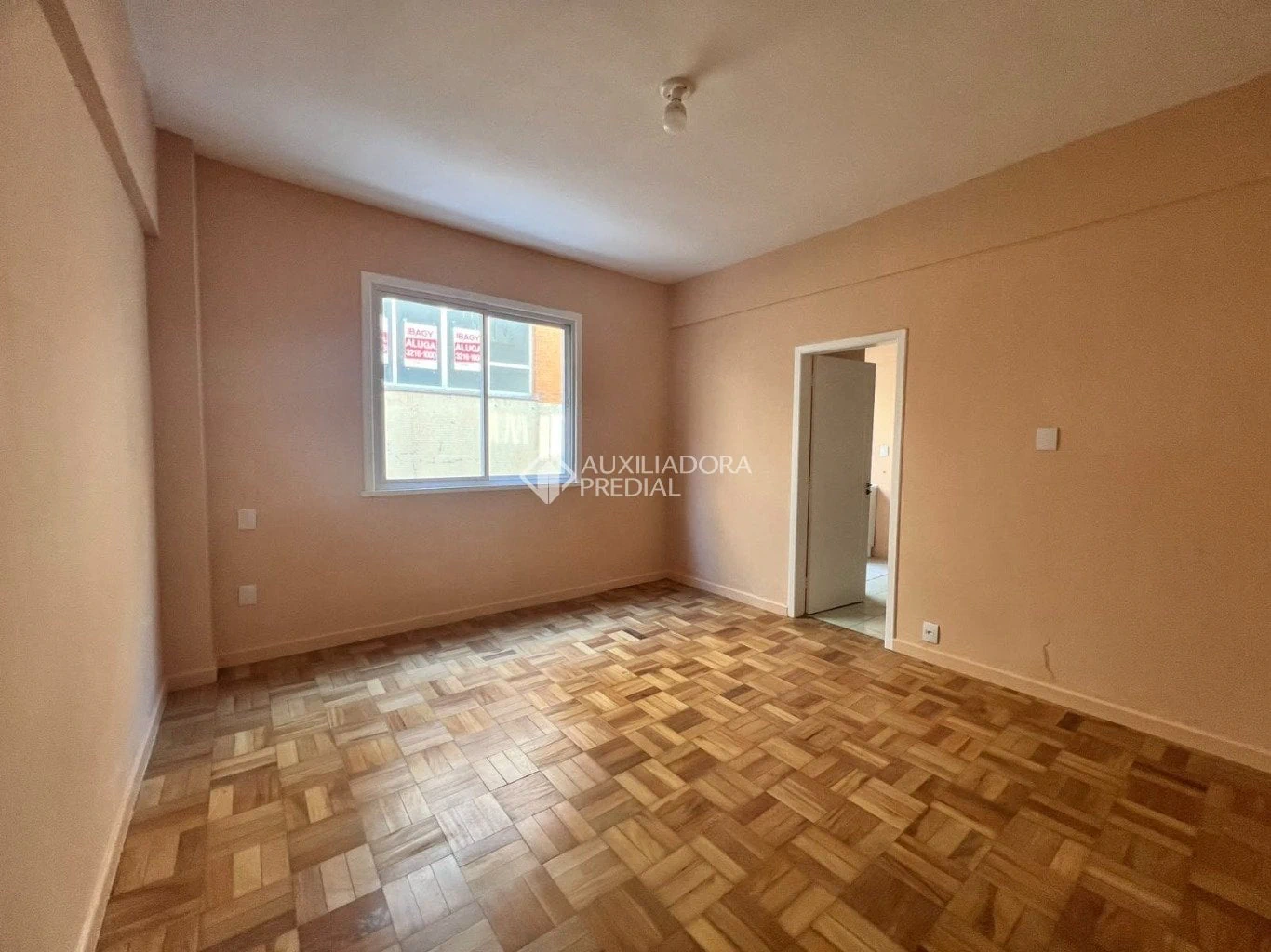 1-bedroom apartment with a suite and 42 m²