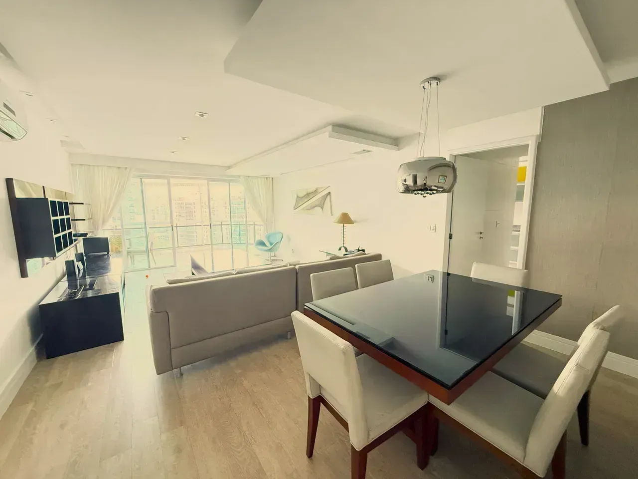 Rental apartment with 4 bedrooms and 157 m² — photo 8